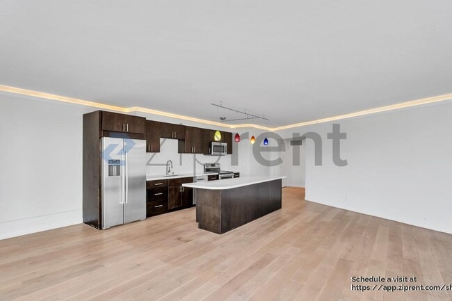 Building Photo - 1200 Gough St