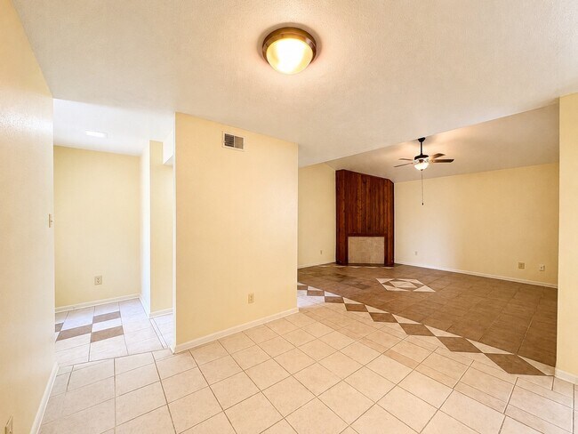 Building Photo - 12504 Autumn Leaf Ln