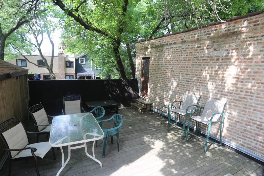 Building Photo - 2269 N Lincoln Ave