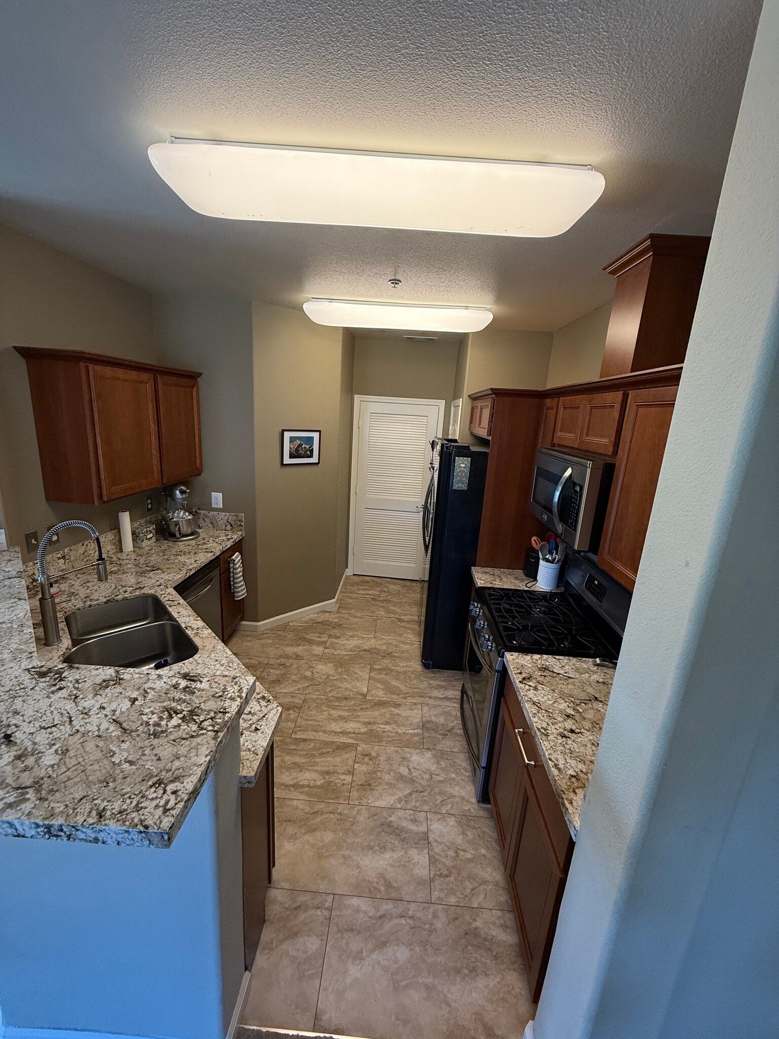 Building Photo - 9050 Double R Blvd