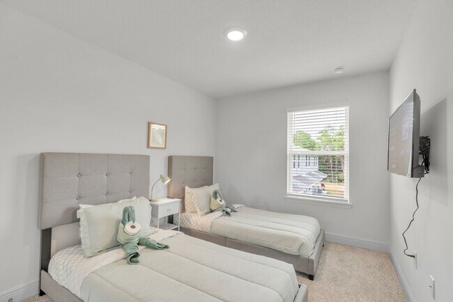 Building Photo - 5724 Sandy Walk St