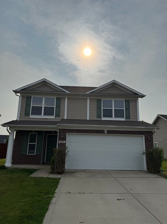 Building Photo - Avon - 3 BR home with loft