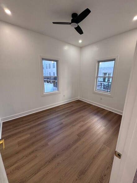 Building Photo - 647 N 16th St