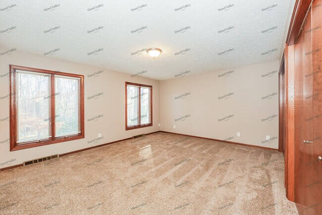 Building Photo - 4331 Provens Dr