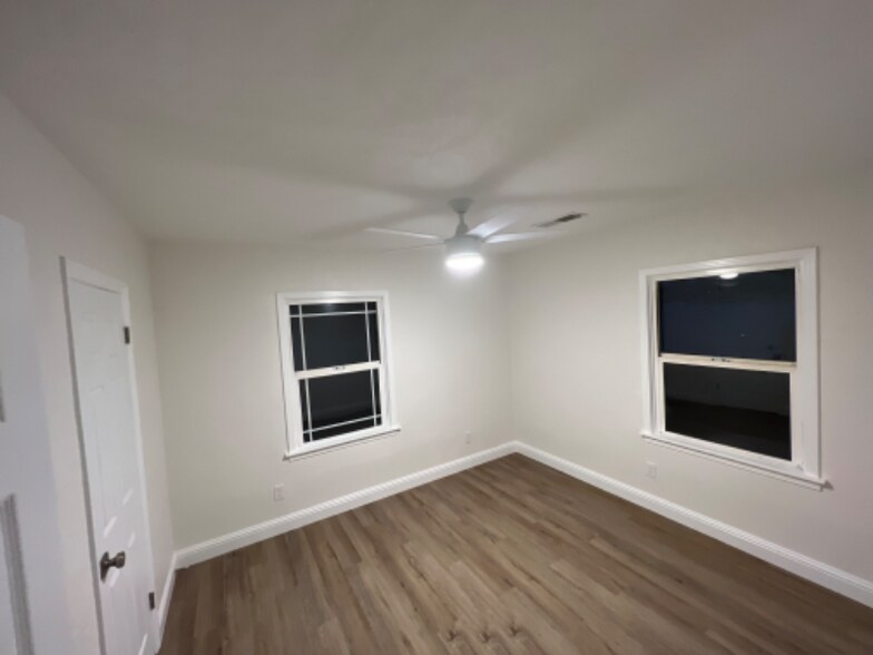 Building Photo - 1961 Carol Ave