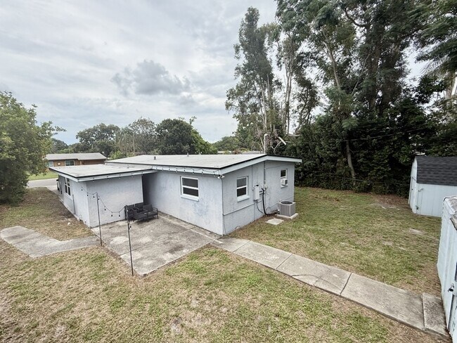 Building Photo - 1375 Tuscola St