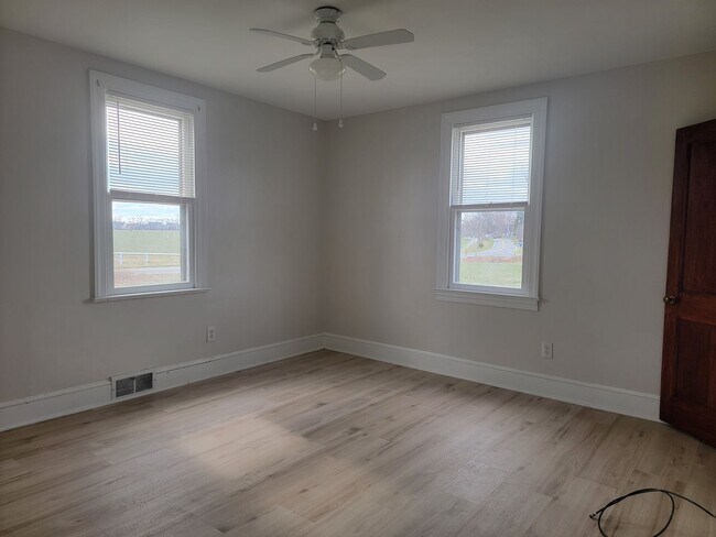 Building Photo - 1111 Bayview Rd