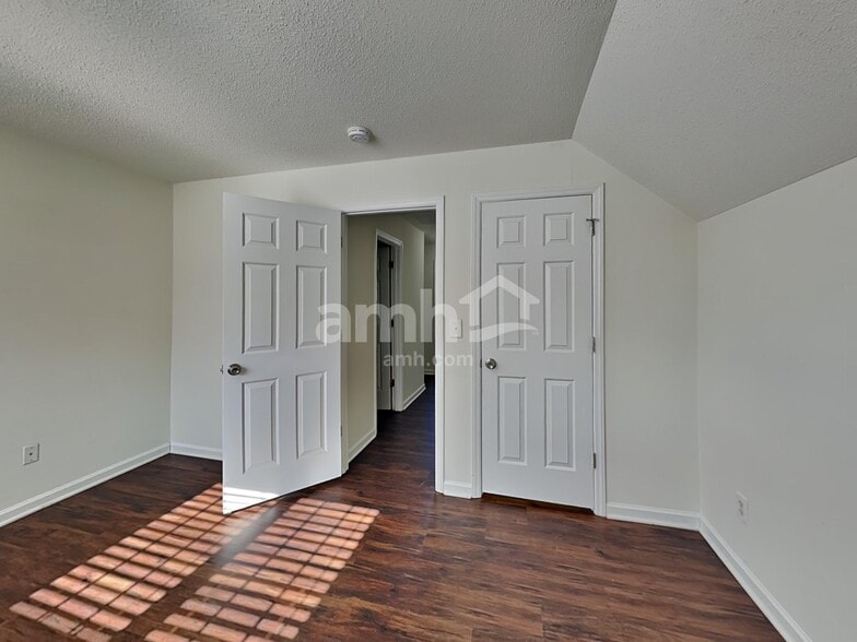 Building Photo - 110 Bristol View Cir