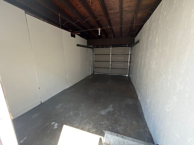 Building Photo - 4 BED, 2.5 BATH TOWNHOUSE STYLE CONDO- $3,575 ANAHEIM (LA PALMA & EUCLID)