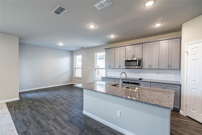 Building Photo - 112 Cole Ln
