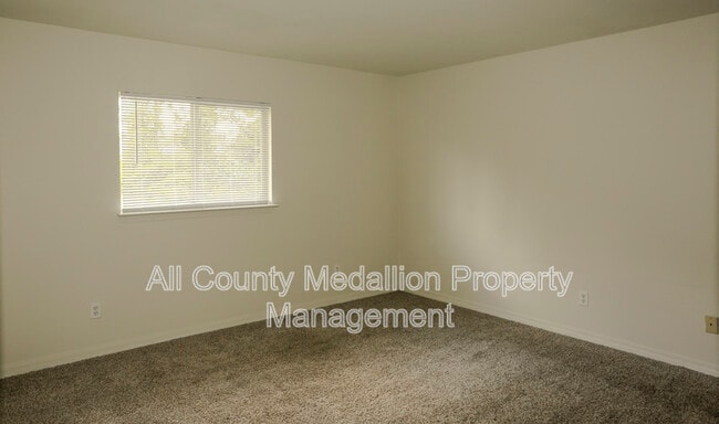 Building Photo - 2511 Hightower Ave S