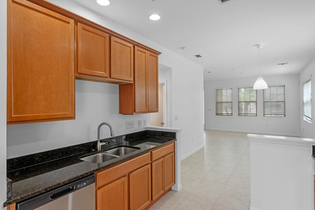 Building Photo - 7948 Edgewood Forest Dr