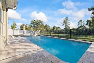 Building Photo - 7 Woodfield Dr