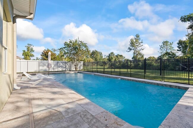 Building Photo - 7 Woodfield Dr