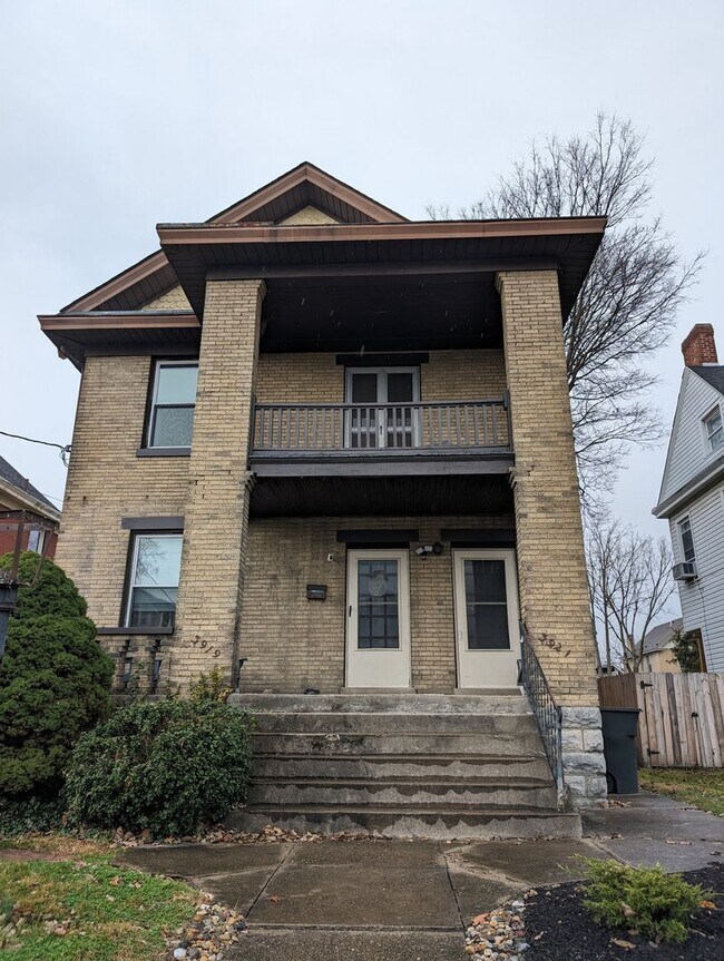 Building Photo - Beautiful Housing Convenient to Xavier Campus with Bonus Room