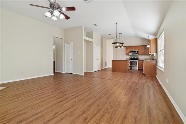 Building Photo - 2060 Falls Creek Dr