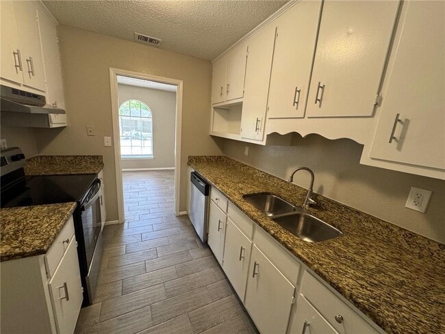 Building Photo - 6564 Cynthia Dr