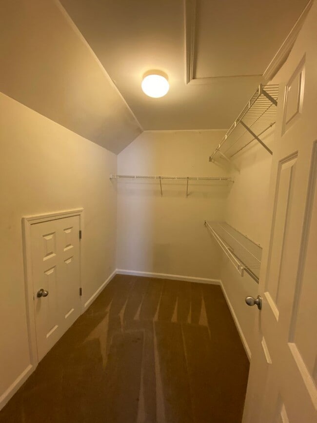 Building Photo - Nashboro Village End Unit Townhome with 2 ...