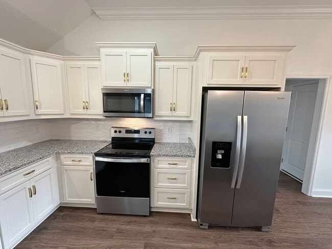 Building Photo - Stunning 4-Bedroom Home with Open Floor Plan & Fenced Backyard!