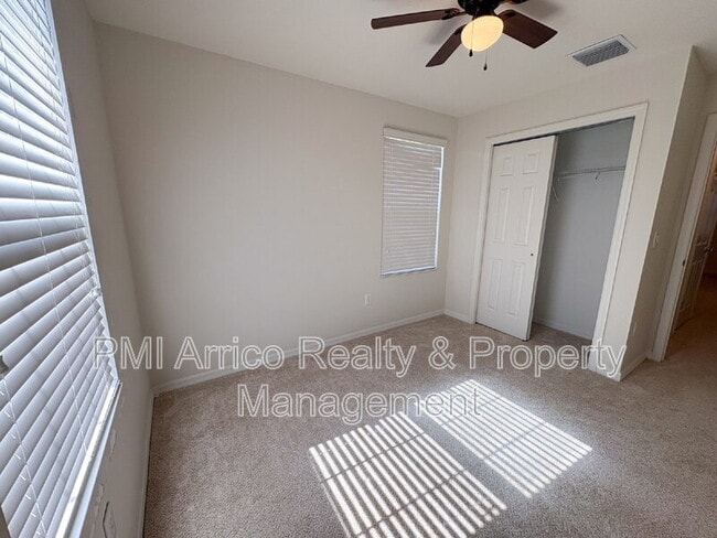 Building Photo - 7079 Woodchase Glen Dr