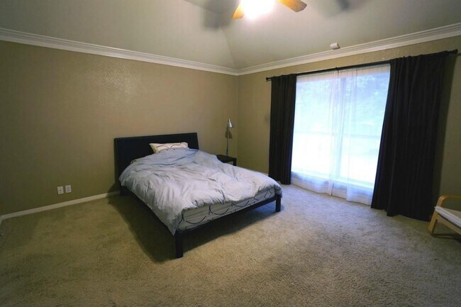 Building Photo - 3224 Burks Ln