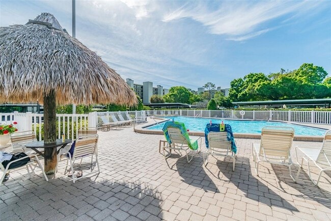 Building Photo - 900 Cove Cay Dr