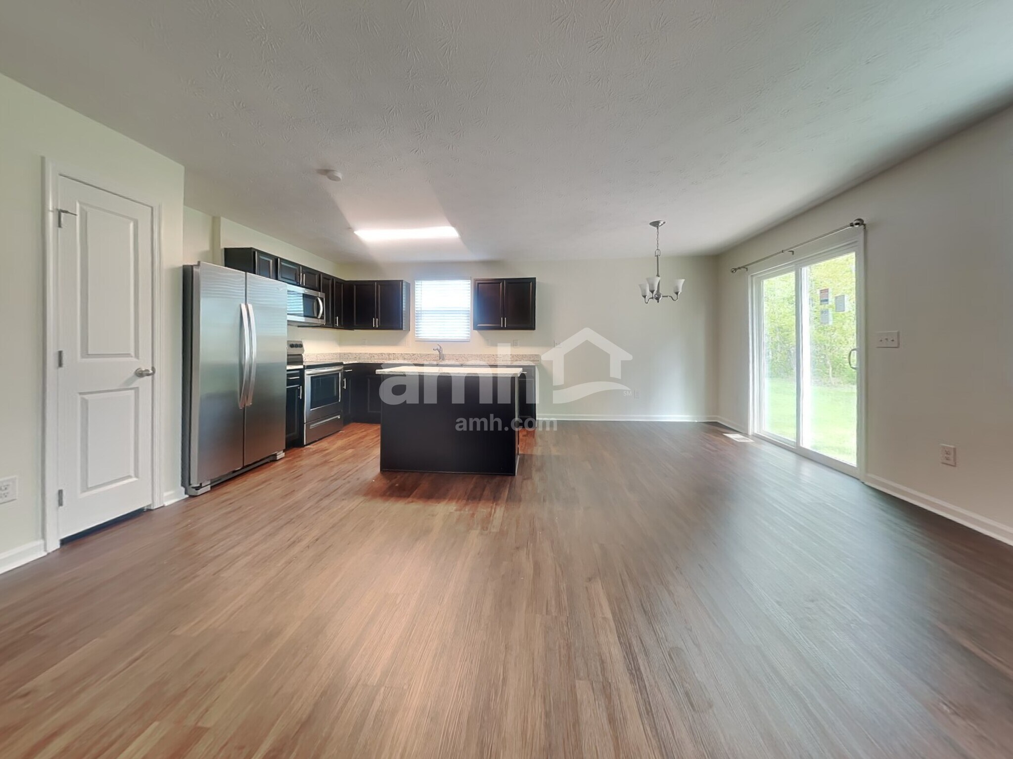 Building Photo - 97 Wooded Ridge Dr