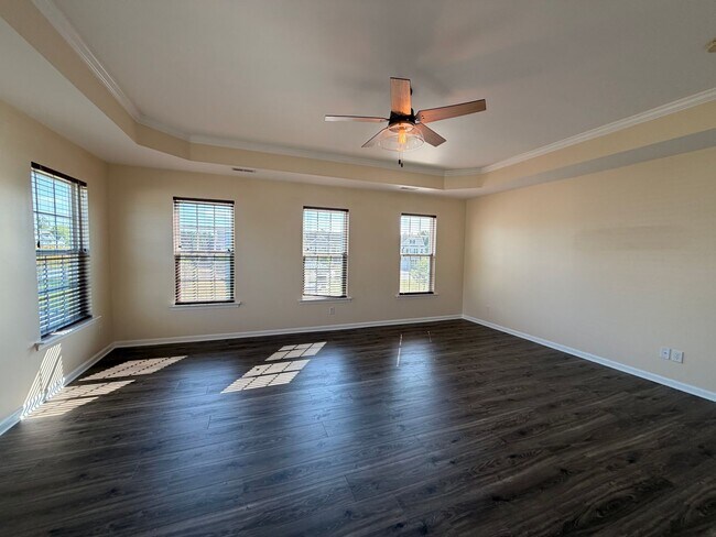 Building Photo - 42 Kilverstone Way