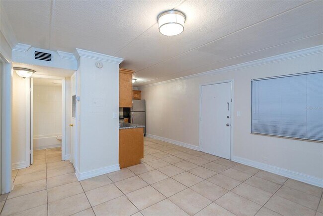 Building Photo - 5221 Bayshore Blvd