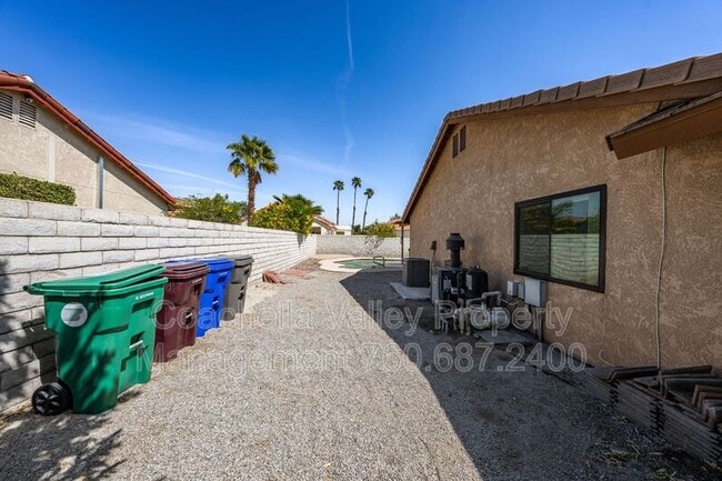 Building Photo - 43922 Warner Trail