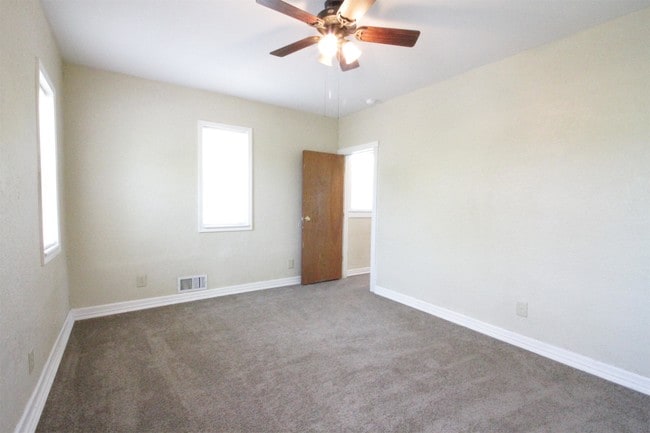 Building Photo - 622 Belle Ave