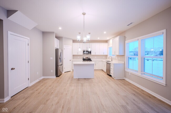 Building Photo - 7294 Broadview Ln