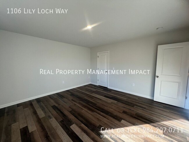 Building Photo - Spacious 4 bedroom 4 Bath Modern Townhome ...