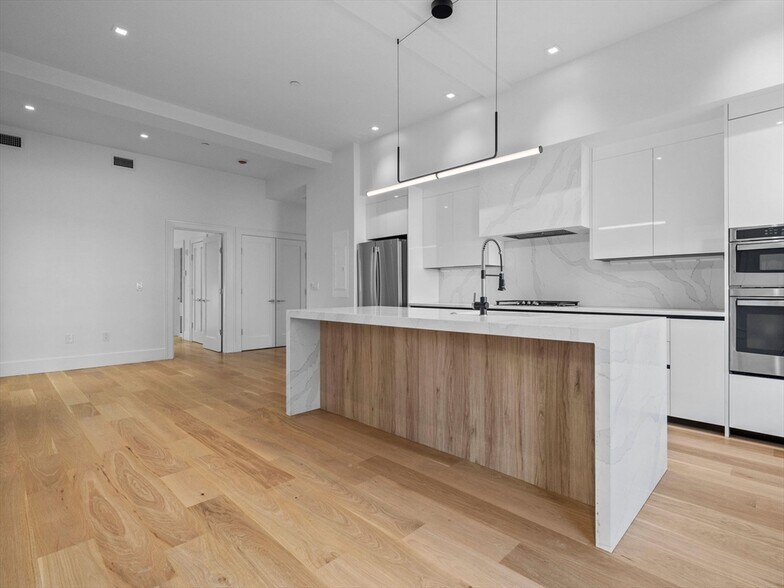 Primary Photo - 16 Edwards St