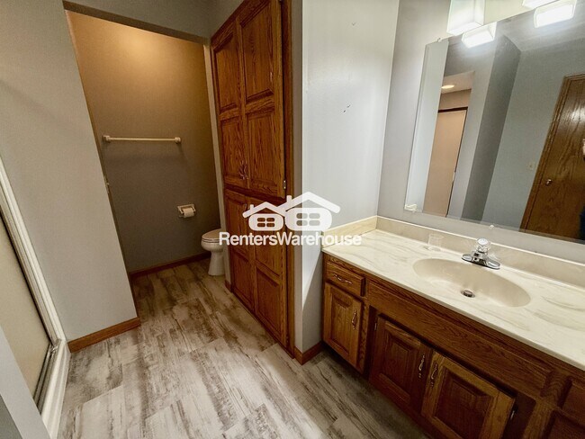 Building Photo - 10445 Fawns Way