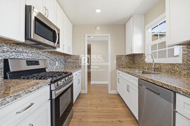 Building Photo - 5082 Edinger Ave