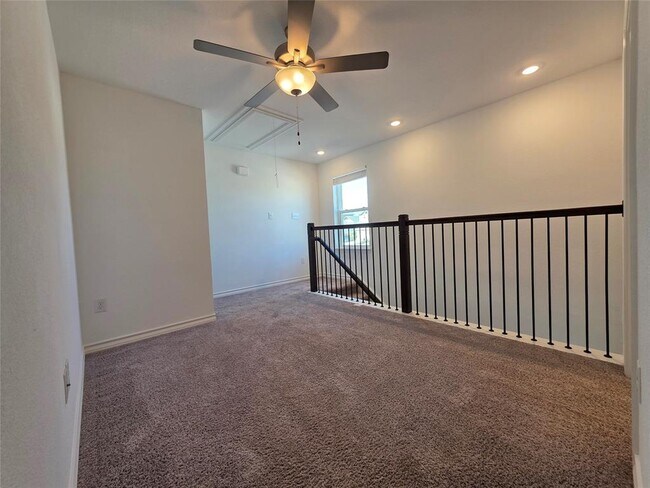 Building Photo - 561 Pepperbark Loop