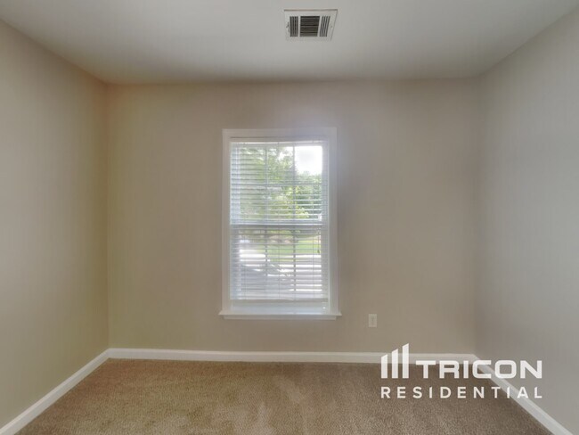 Building Photo - 5371 Lakerock Dr SW