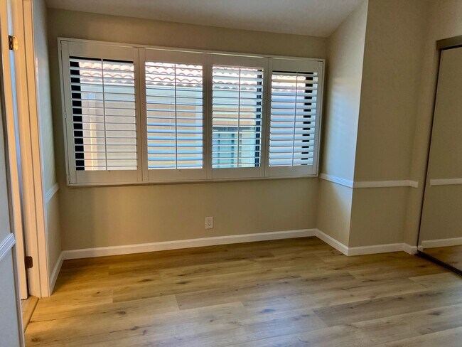 Building Photo - Great Natural light, Treetop Views with 2 Primary Suites plus OFFICE and a 2 car garage, It is li...