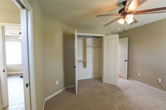 Building Photo - 626 N Tennyson Ln
