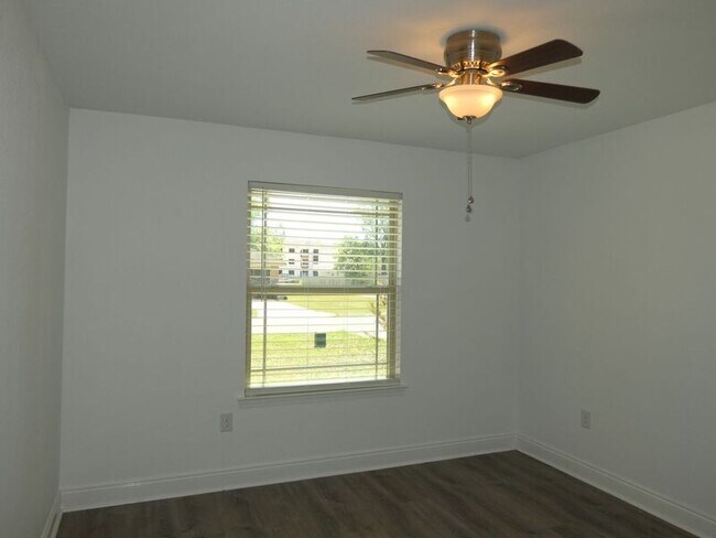 Building Photo - 4836 Covenant Cir
