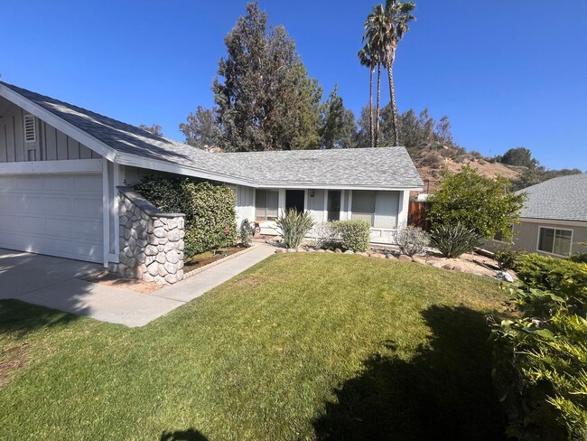 Building Photo - New Photos! Lovely One Level home in Valen...