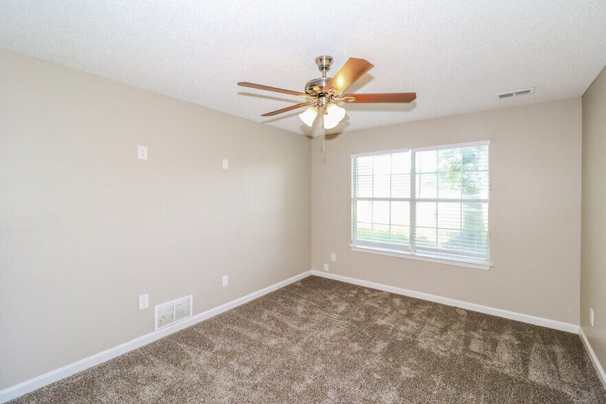 Building Photo - 7444 Holly Grove Dr