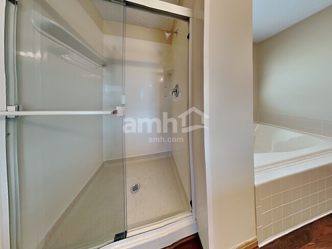 Building Photo - 6588 Taylor Trace Ln