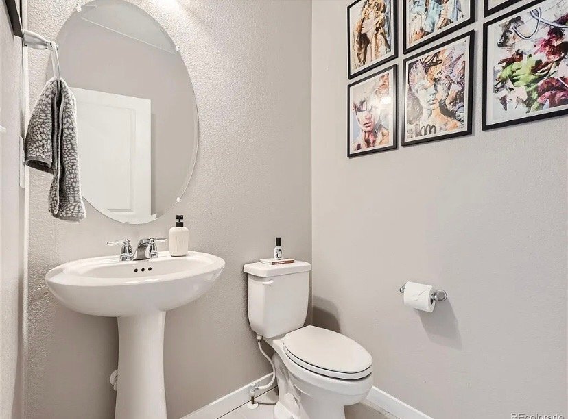 Building Photo - 723 Quatar St