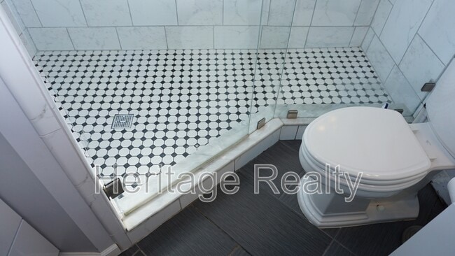 Building Photo - 529 Bardon Rd NW