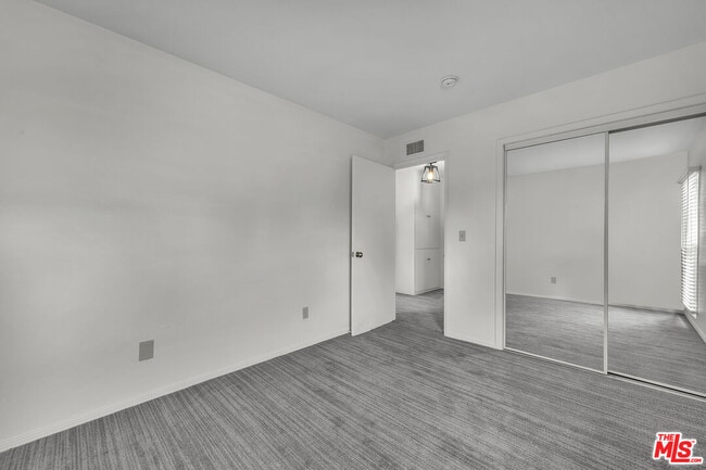 Building Photo - 4076 Tropico Way