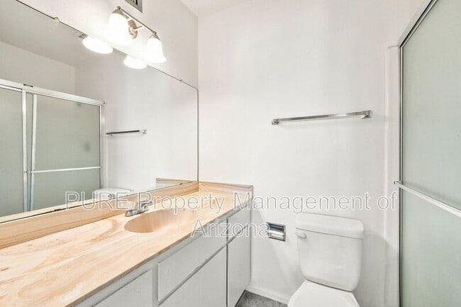 Building Photo - 2604 W Ellis Dr