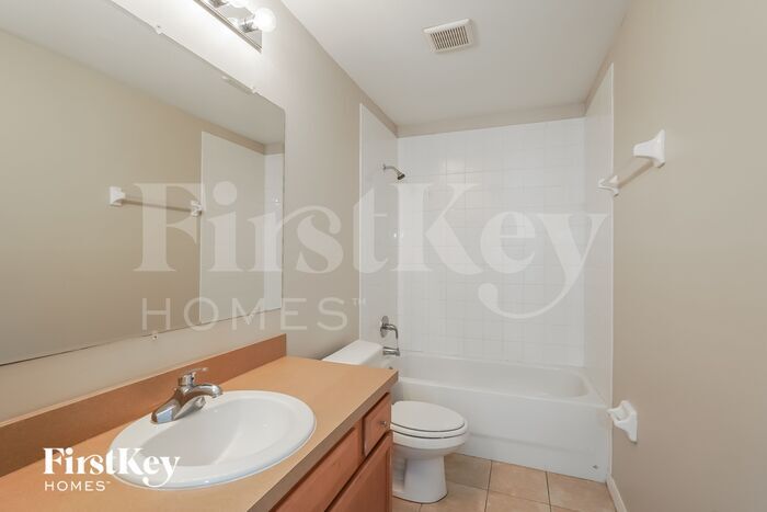 Building Photo - 4724 13th St SW