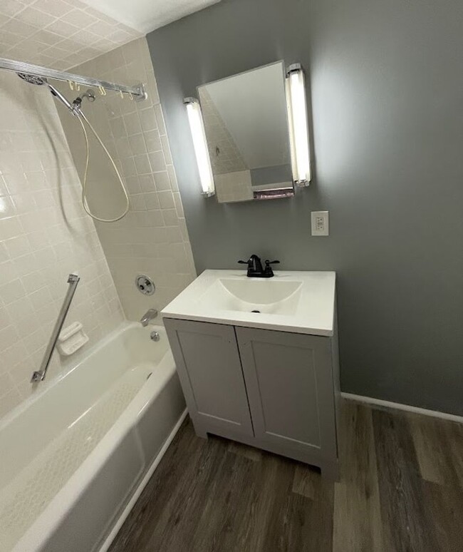 Building Photo - Completely Remodeled